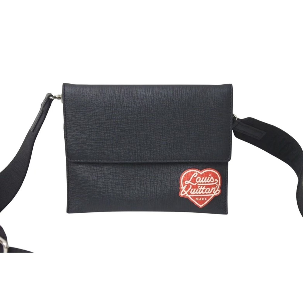 Louis Vuitton NIGO Shoulder Bag Drip Trio Pouch Black - Picture 2 of 9